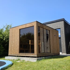 Deluxe Stor sauna med forrum 9 kw wifi ovn