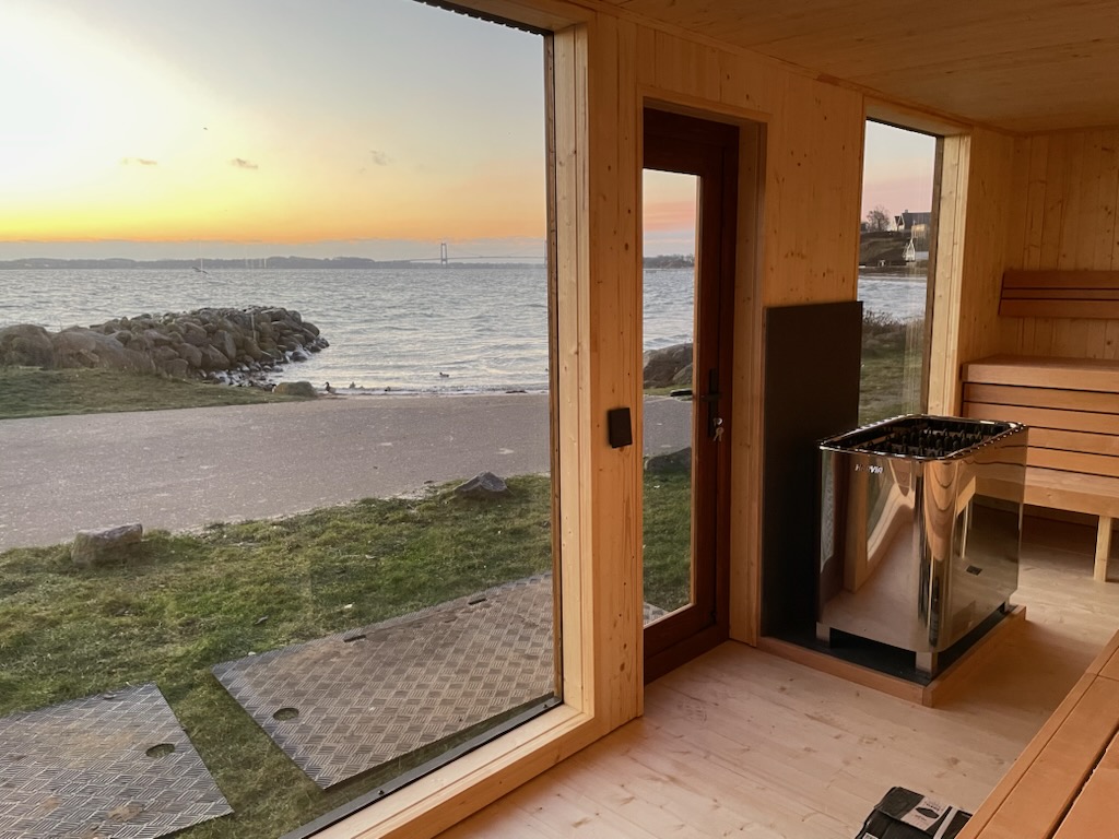 Eksklusivt tilbud på stor sauna! Sauna 600x255 med 20kw ovn til 15-20 personer - Billede 2