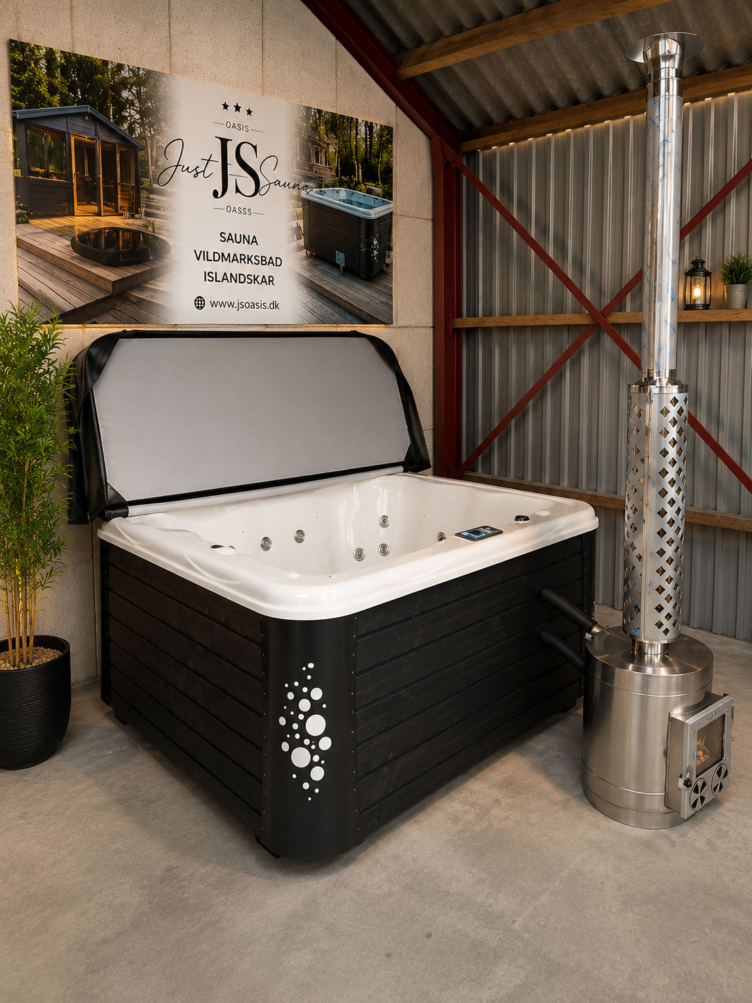 LUKSUS SPA VILDMARKSBAD (220x220) – PERFEKT TIL 5–6 PERSONER