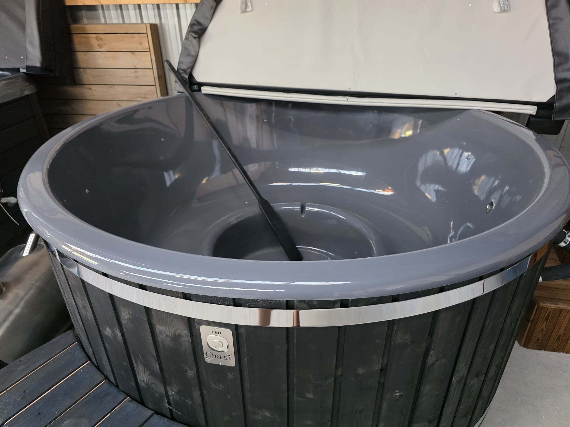 KLASSISK UDEN DYSER VILDMARKSBAD – PERFEKT TIL 4–5 PERSONER - Billede 2