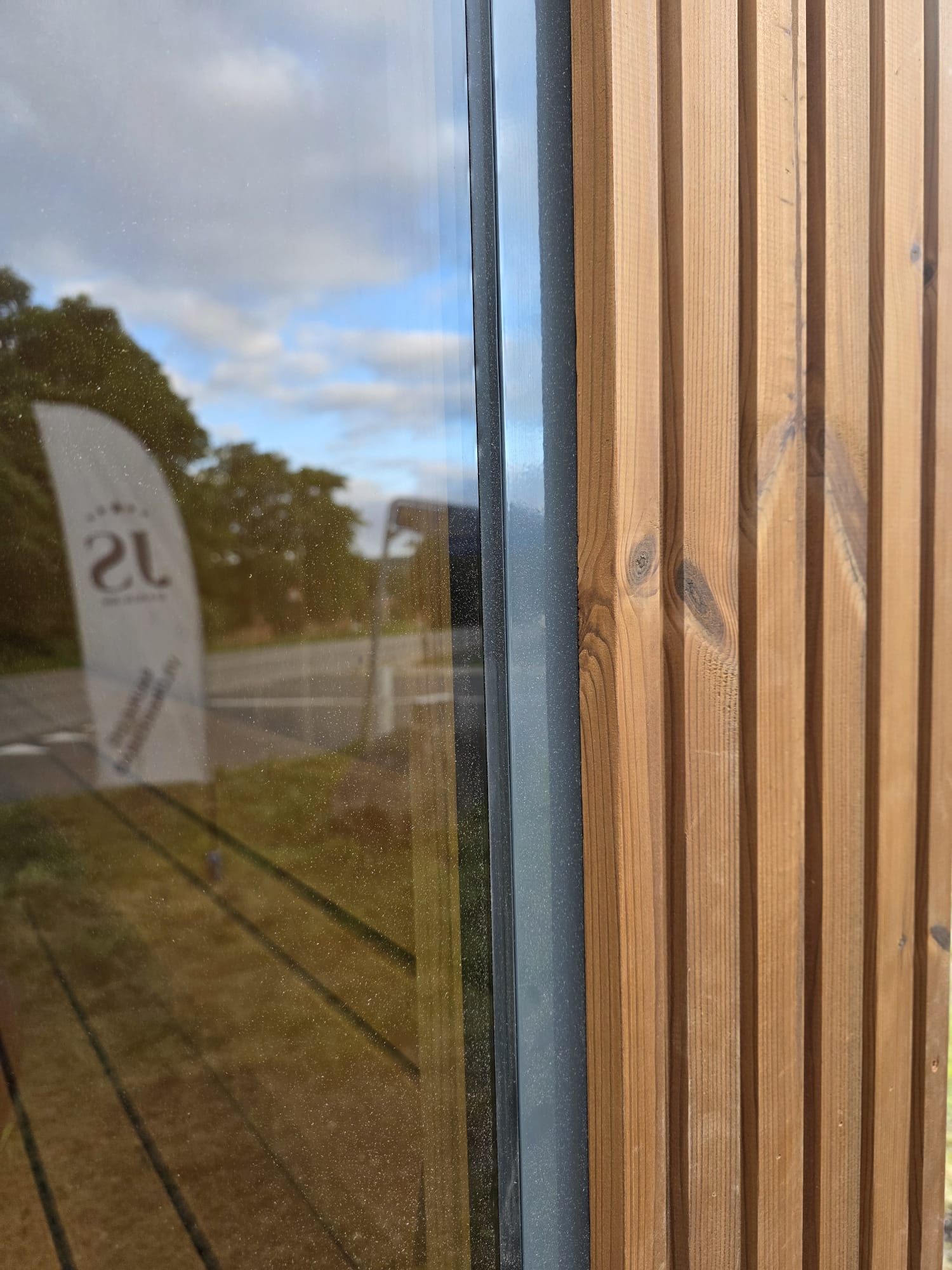 FIRKANTET SAUNA MED OVERDÆKNING – PERFEKT TIL 5–6 PERSONER - Billede 3