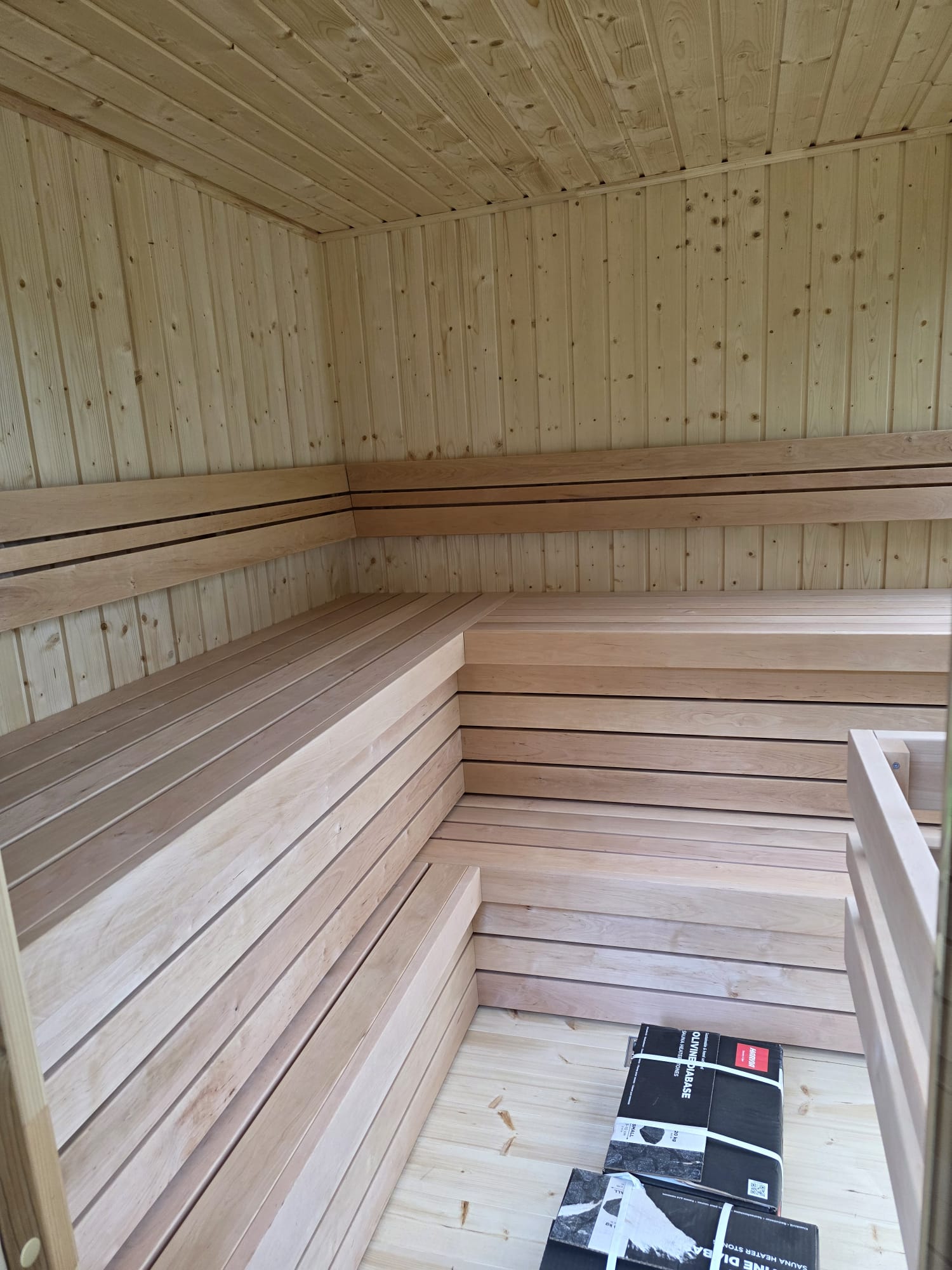 FIRKANTET SAUNA MED OVERDÆKNING – PERFEKT TIL 5–6 PERSONER - Billede 2