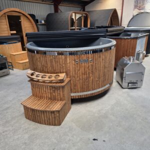Vildmarksbad Ø200 cm med udvendig brændeovn og hydromassage